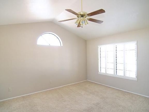 4th image of 3309 E Topeka Dr