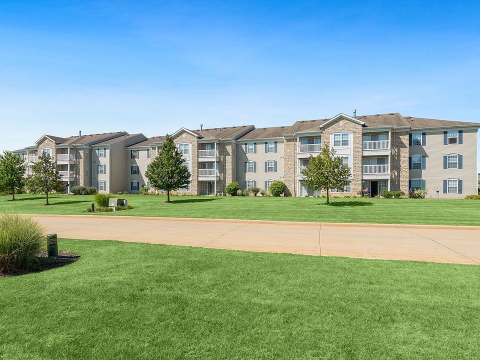 Hampton Club Apartment Rentals with Virtual tours North Royalton, OH