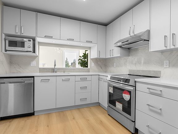 5th image of 7453 Moffatt Rd #321