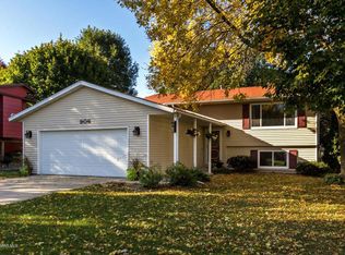 906 Chalet Dr NW, Rochester, MN 55901