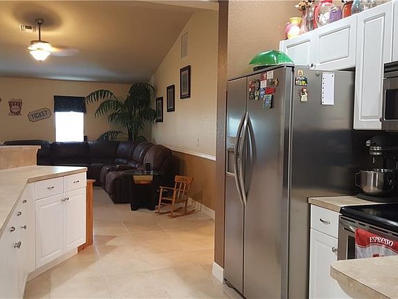 5th image of 518 NW 24th Ter
