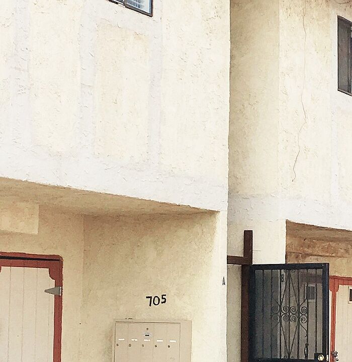 1st image of 705 W 47th St APT A