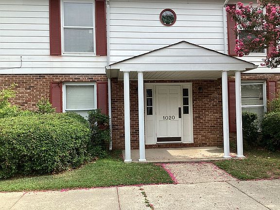 2nd image of 1020 Carriage Dr
