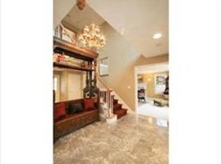 8 Ashford Ln, Andover, MA 01810