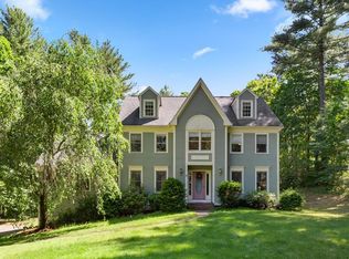 4 Brousseau Dr, Upton, MA 01568