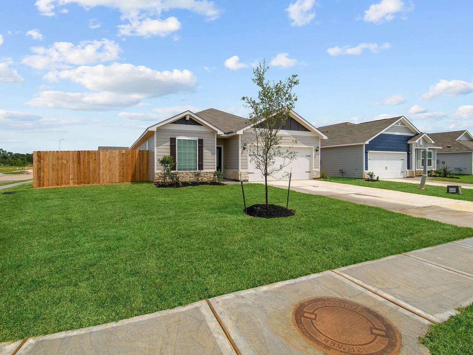 3 bed, 2.0 bath, 1552 sqft, $2,290 — Photo 1