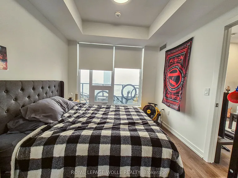 15 Wellington St S #2504 — Photo 10