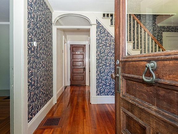 5th image of 34 Lowell Rd