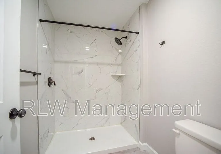 216 E Alfred St #220 — Photo 4