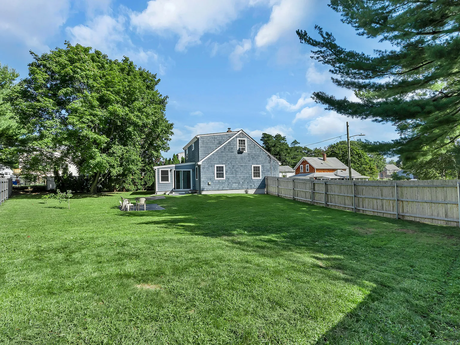 5 bed, 1734 sqft, $3,800 — Photo 3