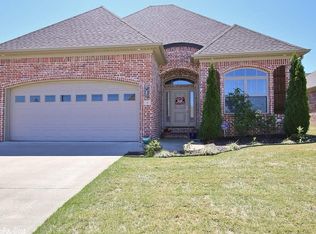 3 Meadow View Dr, Little Rock, AR 72223