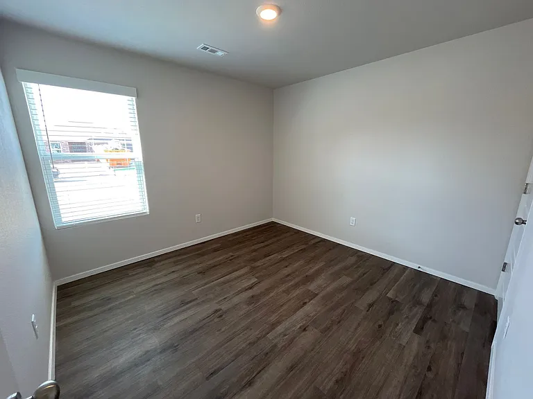 3201 E Jacob Ln — Photo 12