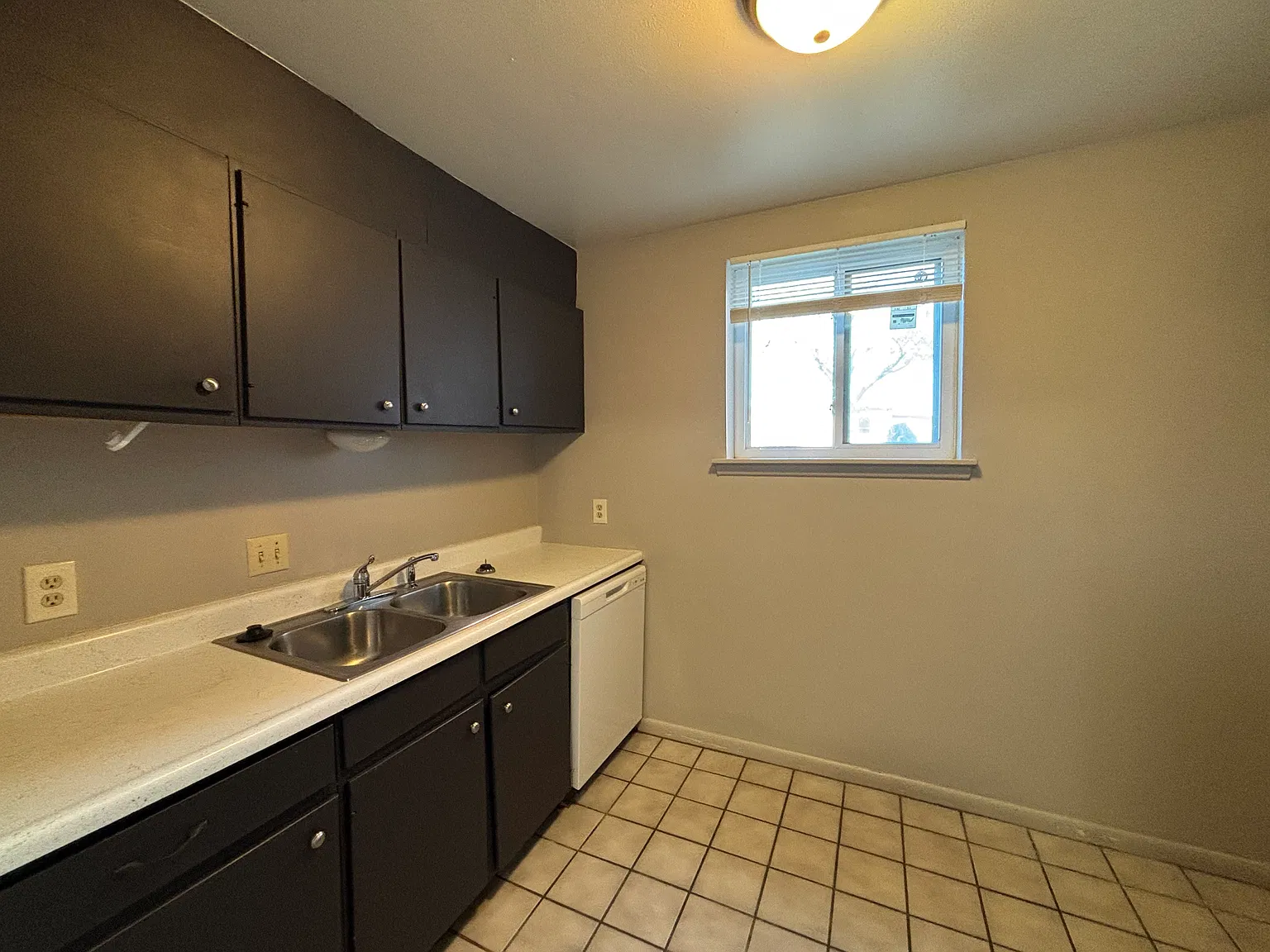 Monarch Ct — Photo 3
