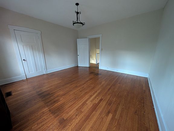 4th image of 731 Morgan St