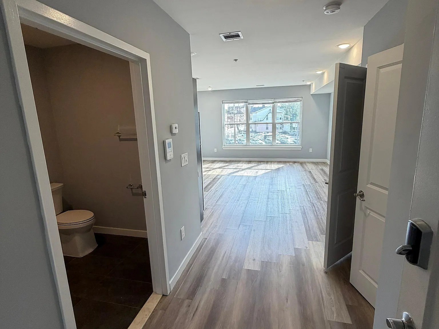 Studio, $1,636 — Photo 4