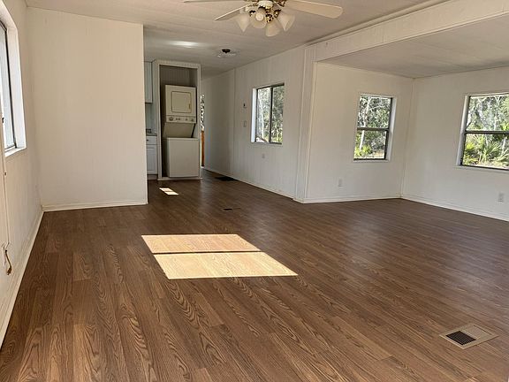 3rd image of 6127 Fara St