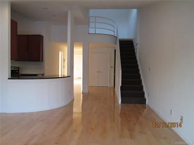 3 bed, 3.0 bath, 2026 sqft, $6,000 — Photo 3