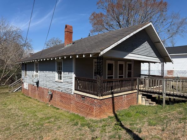 6 E Jackson St, Ware Shoals, SC 29692