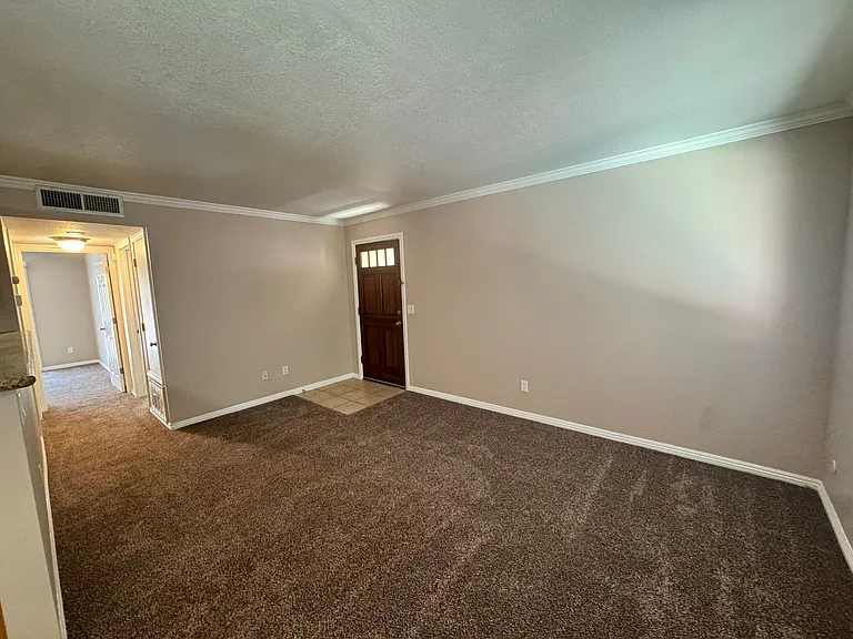 2616 Alpine Blvd #20 — Photo 2