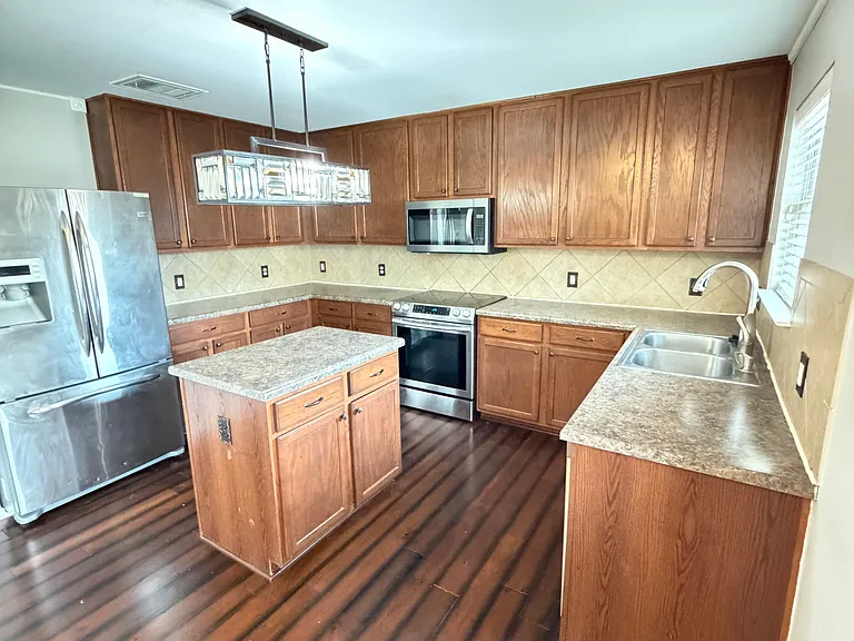 9005 Bellgrove Ct — Photo 16