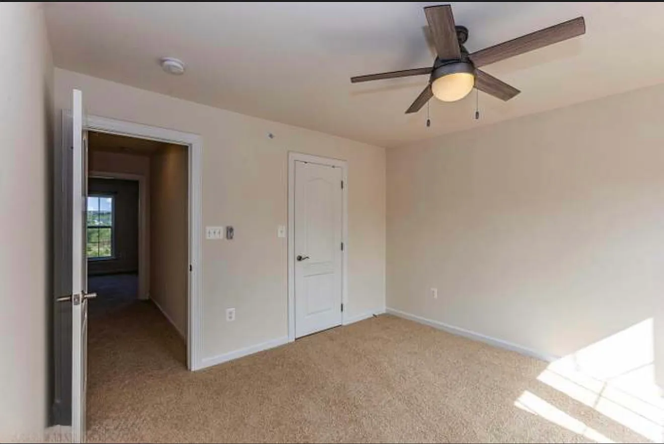3 bed, 1800 sqft, $2,900 — Photo 1