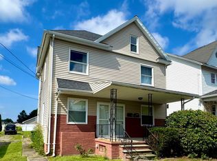 911 Lincoln Ave, Blakely, PA 18447