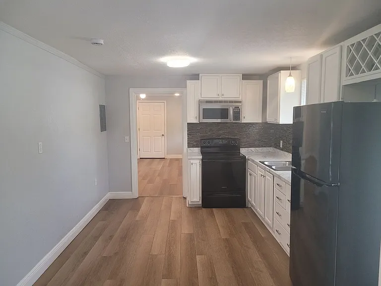 1320 Oleander Ave — Photo 12
