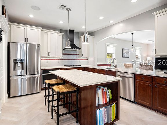 2nd image of 36 Groveview Avenue