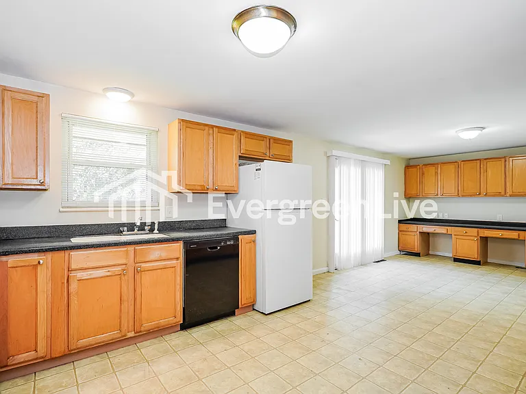 6868 Gilette Dr — Photo 6