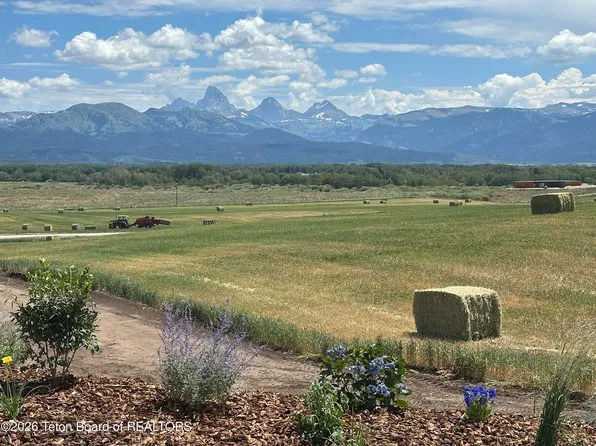 4 Solstice Cir, Tetonia, ID 83452