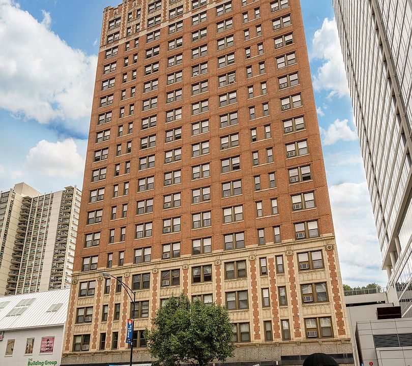 1st image of 1211 N La Salle St #504
