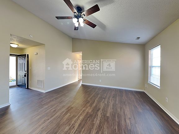 4th image of 5524 Wood Hollow Dr