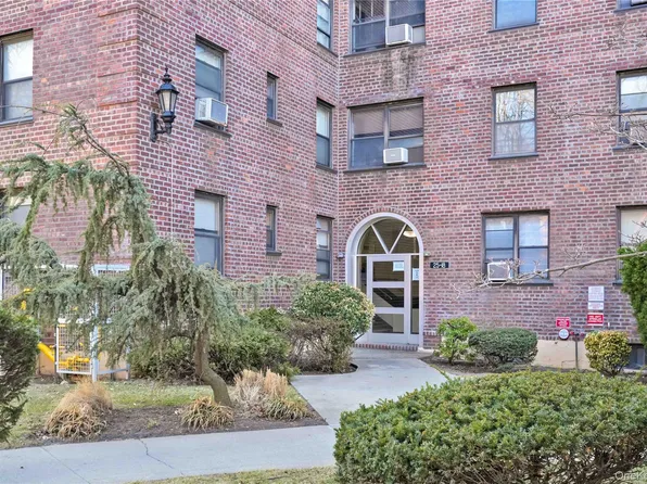 25-12 UNION Street #2C, Flushing, NY 11354
