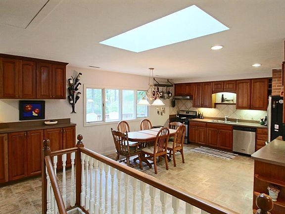 5th image of 10084 Sunset Dr