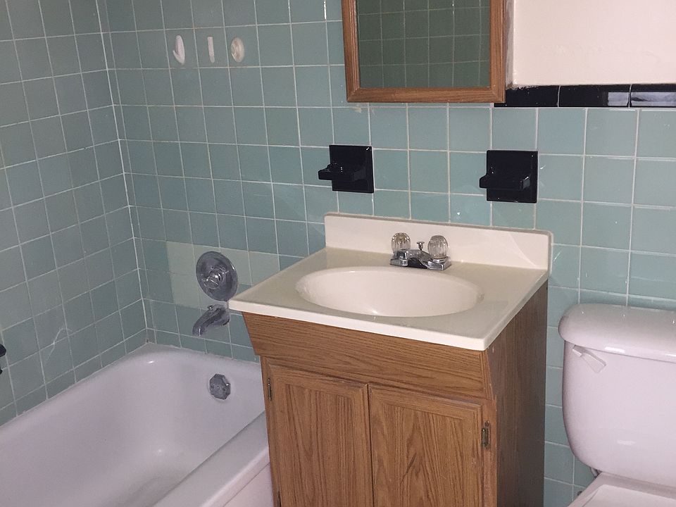 1st image of 861 Campus Cir