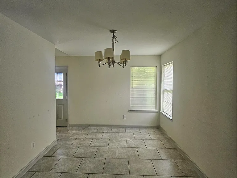 3206 Pebble Lake Dr — Photo 8