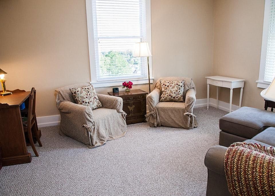 Spacious living room