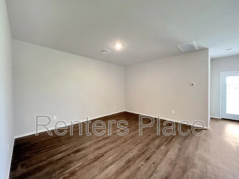 20 Stonegate Dr — Photo 4