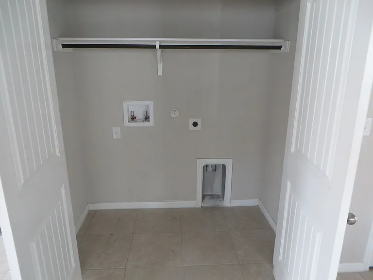 301 La Escalera Dr — Photo 12