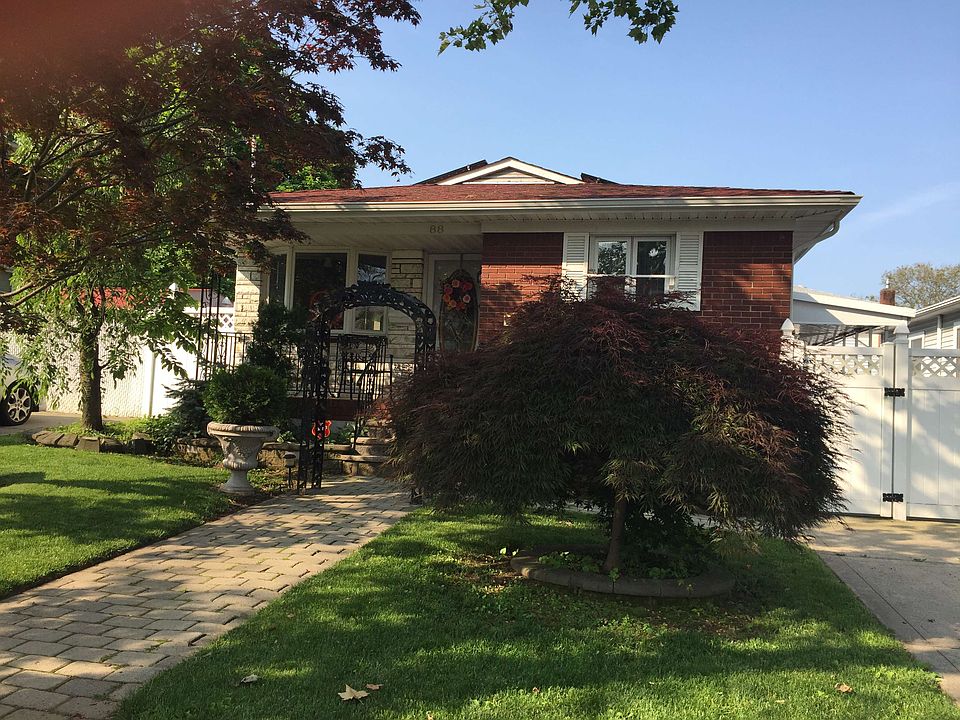 1st image of 88 Vincent Ave