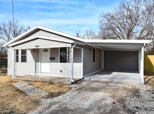 3235 W Lynn St, Springfield, MO 65802