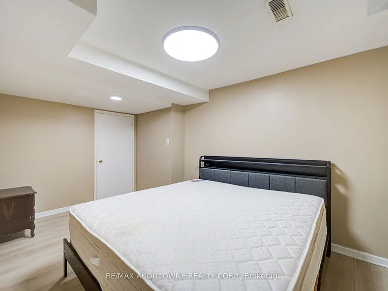 1156 Old Colony Rd #LOWER — Photo 25