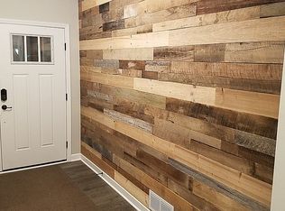 7261 Oak Ridge Trl, Shakopee, MN 55379