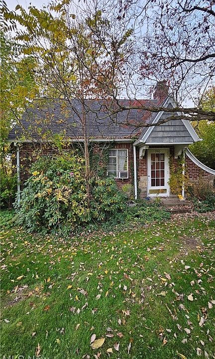 1st image of 940 Norton Ave