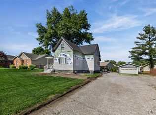 603 N Hickory St, Smithton, IL 62285