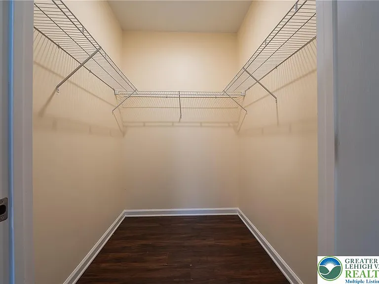 418 W Race St #2 — Photo 11