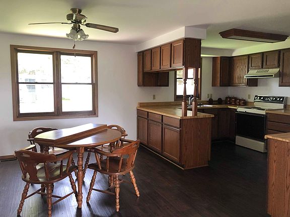 5th image of 9556 Peterson Dr