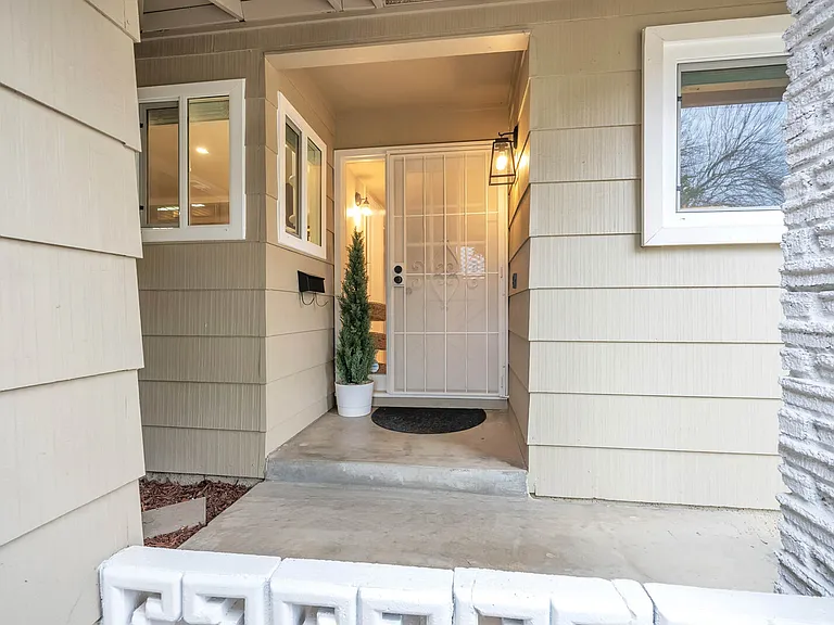 Merribrook Dr — Photo 28