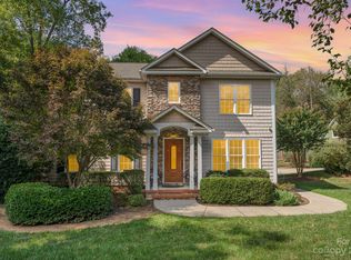 5816 Sharon Rd, Charlotte, NC 28210