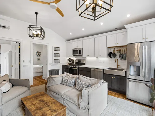 7 Kyle Pl, Charleston, SC 29403